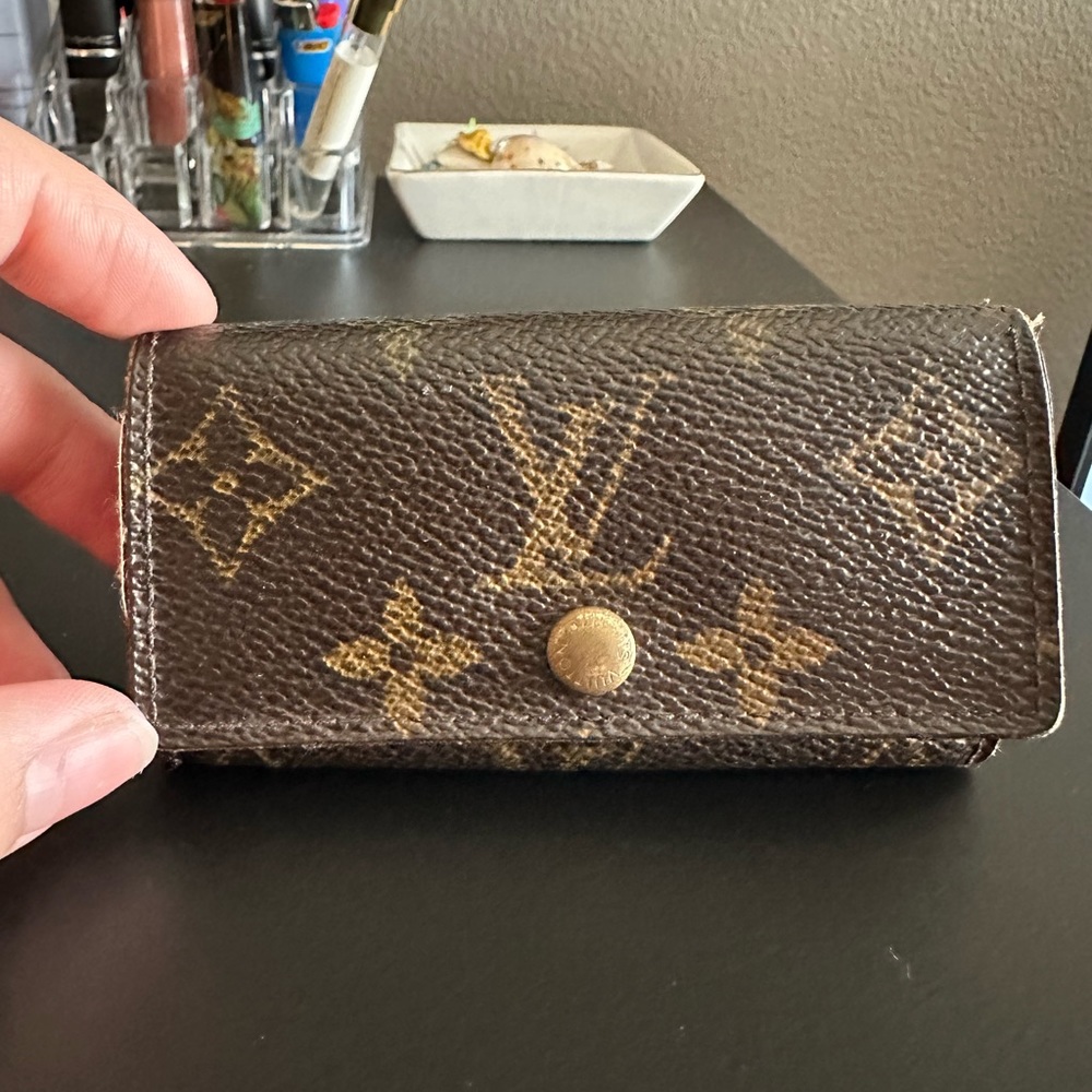 louis vuitton 4 ring key holder